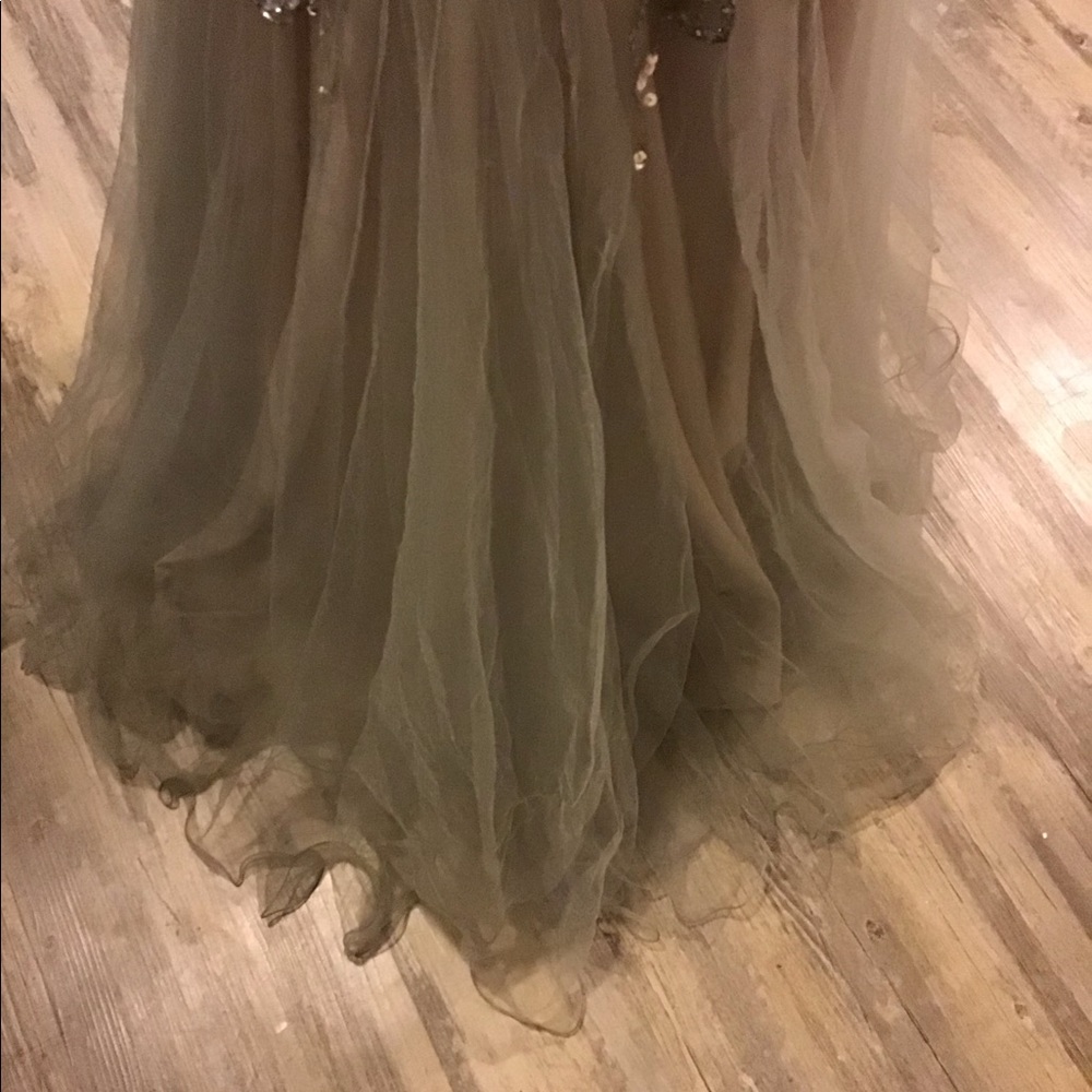 Dress - Picture 4 of 4